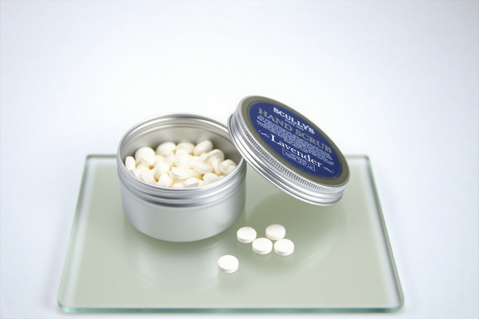Why luxury brands choose aluminum packaging Tins