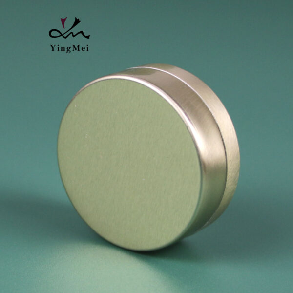 Gold round empty metal container aluminum can
