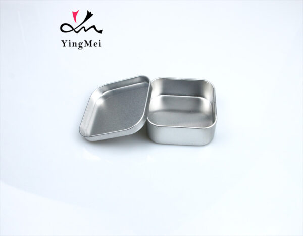 Leak-proof Balm Boxes Soap Cases Aluminum Soap Dishes with Lid Lightweight and portable, very easy to carry, the best choice for travel. Fine and smooth surface, wear-resistant and durable for long lasting use. Made of prime aluminum, which makes them stronger and more durable. Good sealing and effective storage, can be used to store soap, balm, etc.